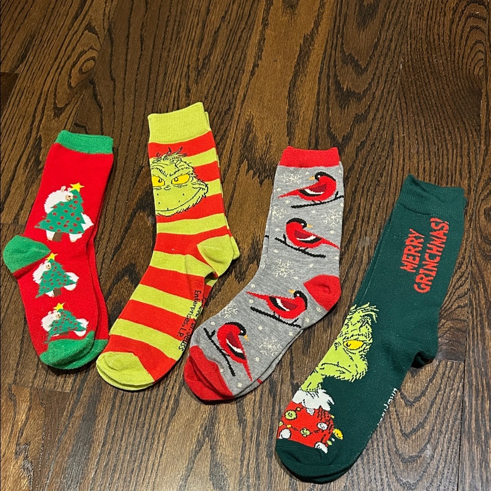 Holiday Socks Grinch and Cardinal Themed Socks Set 4 pair new never worn